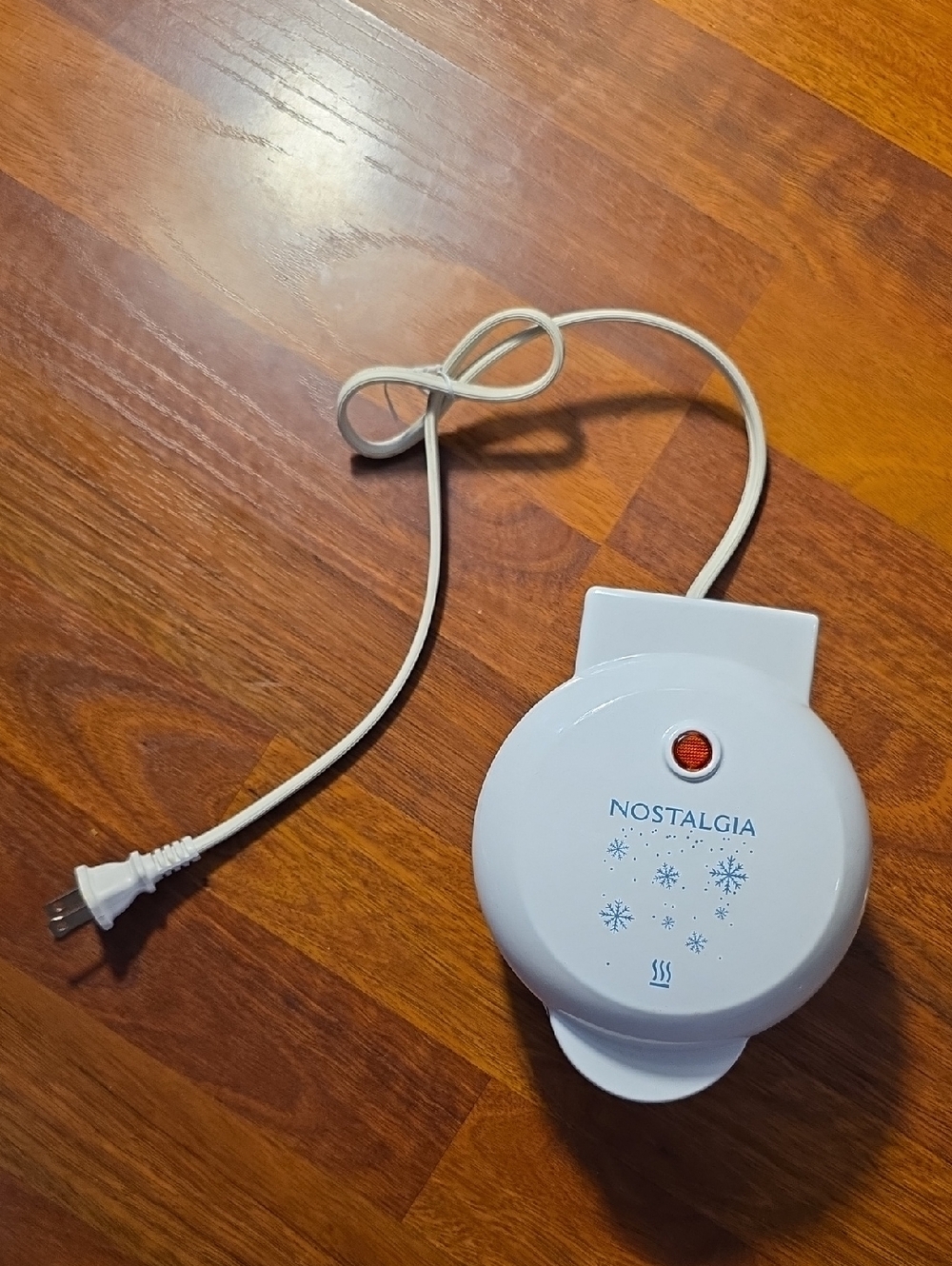 Nostalgia White Electric Mini Snowflake Waffle Maker with Red Indicator